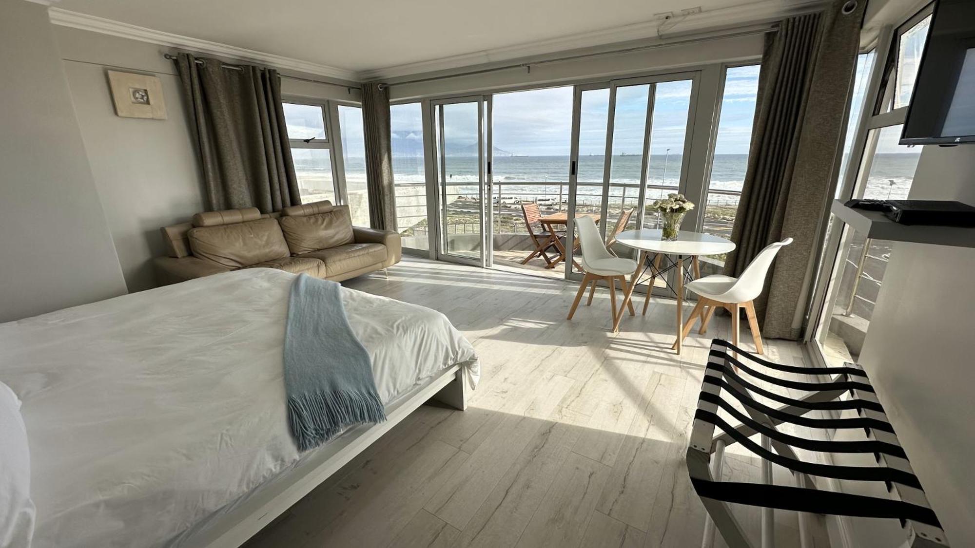 Oceansnest Guest House بلوبيرجستراند المظهر الخارجي الصورة