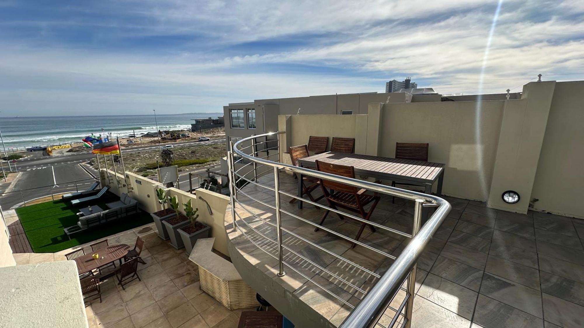 Oceansnest Guest House بلوبيرجستراند المظهر الخارجي الصورة